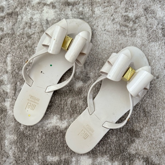 Mel by Melissa Bow Jelly Flip Flops - Picture 1 of 5